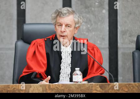 Président de la cour Michel de Greve photographié au début du procès d'Emilie Nieuwland au tribunal d'Assise de la province de Brabant Wallon à Nivelles, jeudi 24 mars 2022. Nieuwland est accusé du meurtre par empoisonnement de Dimitri Henry à Jodoigne. BELGA PHOTO BRUNO FAHY Banque D'Images