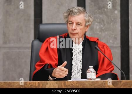 Président de la cour Michel de Greve photographié au début du procès d'Emilie Nieuwland au tribunal d'Assise de la province de Brabant Wallon à Nivelles, jeudi 24 mars 2022. Nieuwland est accusé du meurtre par empoisonnement de Dimitri Henry à Jodoigne. BELGA PHOTO BRUNO FAHY Banque D'Images