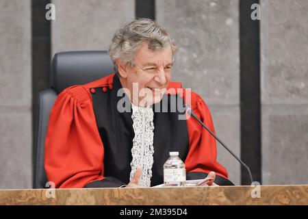 Président de la cour Michel de Greve photographié au début du procès d'Emilie Nieuwland au tribunal d'Assise de la province de Brabant Wallon à Nivelles, jeudi 24 mars 2022. Nieuwland est accusé du meurtre par empoisonnement de Dimitri Henry à Jodoigne. BELGA PHOTO BRUNO FAHY Banque D'Images