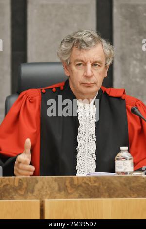 Président de la cour Michel de Greve photographié au début du procès d'Emilie Nieuwland au tribunal d'Assise de la province de Brabant Wallon à Nivelles, jeudi 24 mars 2022. Nieuwland est accusé du meurtre par empoisonnement de Dimitri Henry à Jodoigne. BELGA PHOTO BRUNO FAHY Banque D'Images