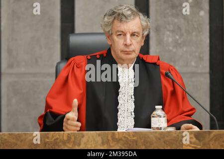 Président de la cour Michel de Greve photographié au début du procès d'Emilie Nieuwland au tribunal d'Assise de la province de Brabant Wallon à Nivelles, jeudi 24 mars 2022. Nieuwland est accusé du meurtre par empoisonnement de Dimitri Henry à Jodoigne. BELGA PHOTO BRUNO FAHY Banque D'Images