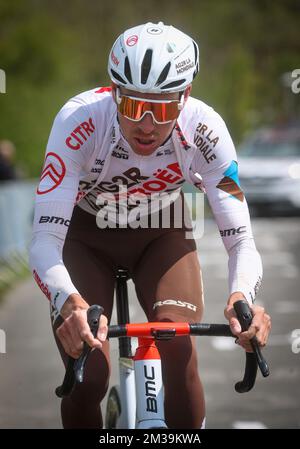 AG2R cavaliers Citroën photographiés en action lors d'une session d'entraînement et de reconnaissance de piste, devant la course cycliste d'une journée à Liège-Bastogne-Liège, sur la « Côte de la Redoute », à Remouchamps, Aywaille, vendredi 22 avril 2022. BELGA PHOTO VIRGINIE LEFOUR Banque D'Images
