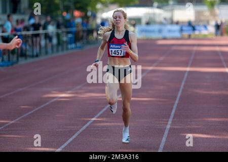 Belge Margo Van Puyvelde photographié en action pendant la course féminine 400m, aux championnats d'athlétisme Flemisch, samedi 14 mai 2022 à Merksem. BELGA PHOTO MARIJN DE KEYZER Banque D'Images