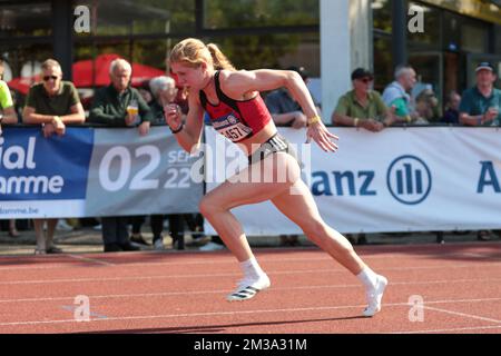 Belge Margo Van Puyvelde photographié en action pendant la course féminine 400m, aux championnats d'athlétisme Flemisch, samedi 14 mai 2022 à Merksem. BELGA PHOTO MARIJN DE KEYZER Banque D'Images