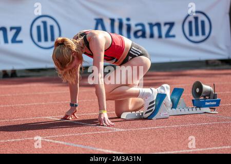 Belge Margo Van Puyvelde photographié en action pendant la course féminine 400m, aux championnats d'athlétisme Flemisch, samedi 14 mai 2022 à Merksem. BELGA PHOTO MARIJN DE KEYZER Banque D'Images