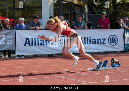 Belge Margo Van Puyvelde photographié en action pendant la course féminine 400m, aux championnats d'athlétisme Flemisch, samedi 14 mai 2022 à Merksem. BELGA PHOTO MARIJN DE KEYZER Banque D'Images