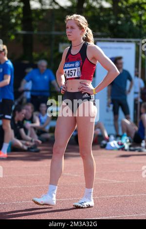 Belge Margo Van Puyvelde photographié en action pendant la course féminine 400m, aux championnats d'athlétisme Flemisch, samedi 14 mai 2022 à Merksem. BELGA PHOTO MARIJN DE KEYZER Banque D'Images