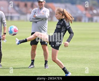 Jarne Teulings de Belgique photographiés en action lors d'une session de formation de l'équipe nationale féminine de football belge les flammes rouges, mercredi 25 mai 2022 à Tubize. Les flammes rouges se préparent pour les prochains championnats d'Europe des femmes Euro 2022 en Angleterre. BELGA PHOTO DAVID CATRY Banque D'Images