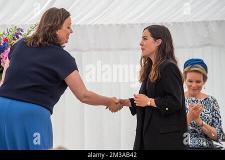 La Belge Stephanie Huang est vue lors de la cérémonie de remise des prix des lauréats du concours Reine Elisabeth pour Cello 2022, à la Chapelle musicale Reine Elisabeth (Chapelle musicale Reine Elisabeth - Muziekkapel Koningin Elisabeth), à Waterloo, le lundi 06 juin 2022. BELGA PHOTO JONAS ROOSENS Banque D'Images