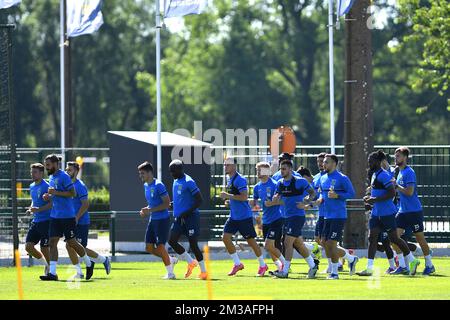 Joueurs de Westerlo photographiés lors d'une séance d'entraînement en prévision de la saison 2022-2023, de l'équipe belge de football de première division KVC Westerlo, mardi 14 juin 2022 à Bruges. BELGA PHOTO LUC CLAESSEN Banque D'Images