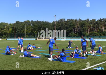 Joueurs de Westerlo photographiés avant une session d'entraînement en prévision de la saison 2022-2023, de l'équipe belge de football de première division KVC Westerlo, mardi 14 juin 2022 à Bruges. BELGA PHOTO LUC CLAESSEN Banque D'Images