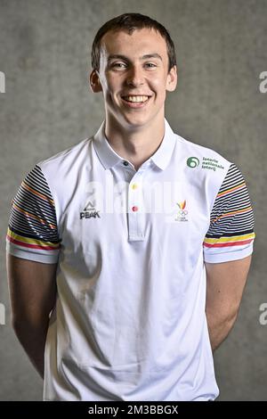 Sibren Peters pose lors d'un exercice de renforcement d'équipe pour les athlètes participant au Festival olympique de la jeunesse européenne d'été 2022 (EYOF), le mercredi 20 juillet 2022 à Louvain-la-Neuve. Le FEJ 2022 aura lieu à Banska Bystrica, Slovaquie, du 24 au 30 juillet. BELGA PHOTO DIRK WAEM Banque D'Images