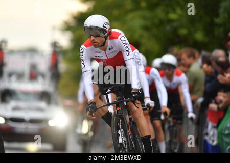 Cofidis riders photographiés en action lors de la première étape de l'édition 2022 de la 'Vuelta a Espana', Tour d'Espagne course cycliste, un essai de 23,2km temps d'équipe à Utrecht, aux pays-Bas, vendredi 19 août 2022. BELGA PHOTO LUC CLAESSEN Banque D'Images