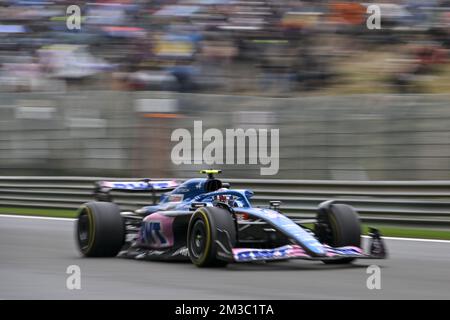 Esteban Ocon, pilote français alpin du BWT, photographié lors d'une séance d'entraînement au Grand Prix F1 de Belgique, à Spa-Francorchamps, le vendredi 26 août 2022. Le Grand Prix de Formule 1 Spa-Francorchamps a lieu ce week-end, de 26 août à 28 août. BELGA PHOTO DIRK WAEM Banque D'Images