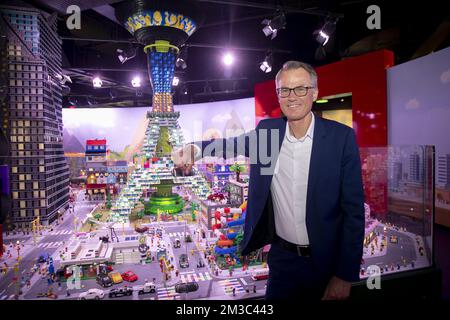 John Jakobsen, PDG du groupe Merlin, pose pour le photographe lors d'une conférence de presse concernant le projet Legoland qui sera mis en œuvre sur le site de l'ancienne usine Caterpillar à Charleroi, au nouveau Lego Discovery Centre du centre commercial Docks à Schaerbeek-Schaarbeek, Bruxelles, le mardi 30 août 2022. BELGA PHOTO HATIM KAGHAT Banque D'Images