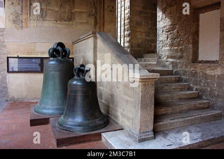 Aperçu de la ville toscane romantique de San Gimignano en pierres sur l'ancienne colline en Italie Banque D'Images