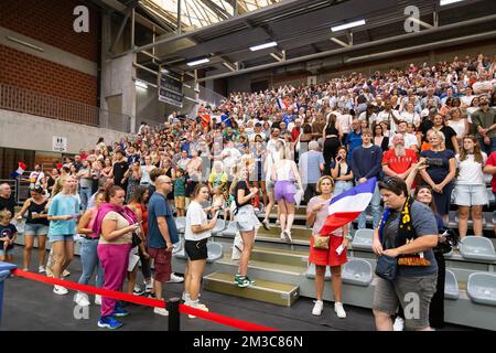 Illustrations et les porteurs français photographiés lors d'un match de basket-ball entre l'équipe nationale féminine belge les chats belges et la France, dimanche 04 septembre 2022 à Kortrijk. BELGA PHOTO JAMES ARTHUR GEKIERE Banque D'Images