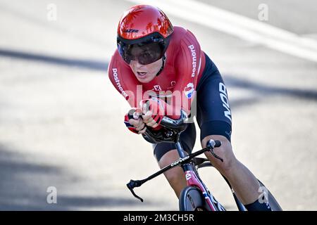 Norwegian Tobias Foss photographié en action pendant le procès individuel de l'élite masculine aux Championnats du monde de route UCI Cycling 2022, à Wollongong, Australie, dimanche 18 septembre 2022. Les mondes ont lieu du 18 au 25 septembre. BELGA PHOTO DIRK WAEM Banque D'Images