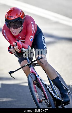 Norwegian Tobias Foss photographié en action pendant le procès individuel de l'élite masculine aux Championnats du monde de route UCI Cycling 2022, à Wollongong, Australie, dimanche 18 septembre 2022. Les mondes ont lieu du 18 au 25 septembre. BELGA PHOTO DIRK WAEM Banque D'Images