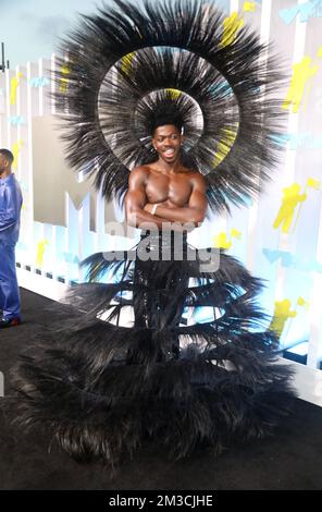 28 août 2022, Newark, New Jersey, Etats-Unis : LIL NAS X assiste aux arrivées de tapis rouge de 2022 MTV VMA qui se sont tenues au Prudential Center de Newark, New Jersey. (Credit image: © Nancy Kaszerman/ZUMA Press Wire) Banque D'Images