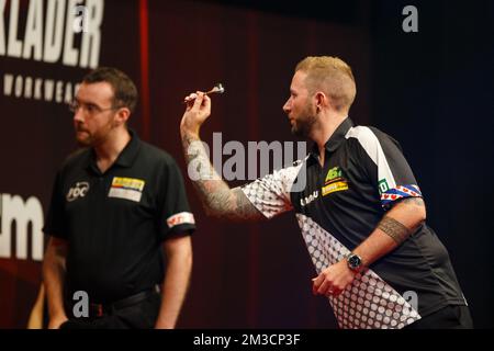 Dutch Danny Noppert photographié en action pendant la troisième journée de l'Open des fléchettes belges, dimanche 25 septembre 2022 à Wieze, un tournoi dans le Tour européen qui a lieu de 23 septembre à 25 septembre. PHOTO DE BELGA JEF MATTSEE Banque D'Images