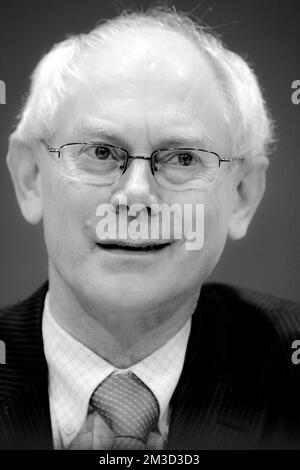 Le Premier ministre belge Herman Van Rompuy donne une conférence de presse après son discours sur le budget général au Parlement fédéral à Bruxelles le 13th octobre 2009 Banque D'Images