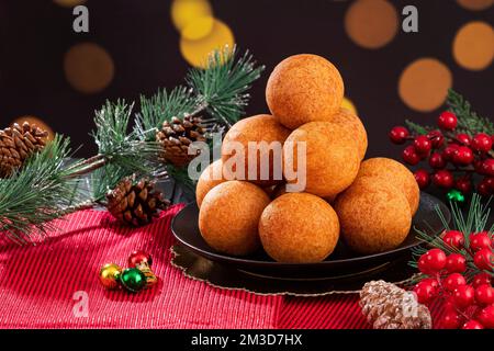 Buñuelos, cuisine colombienne de noël - pain au fromage frits. Banque D'Images