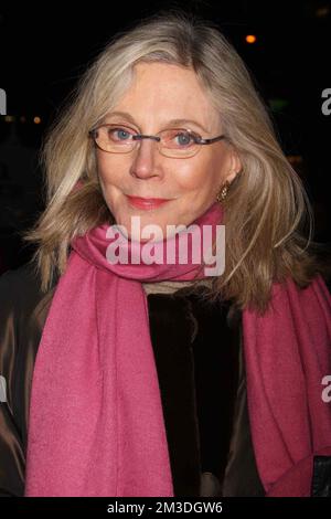 Blythe Danner assiste à la représentation nocturne d'ouverture hors Broadway de 'Mistag' au Laura Pels Theatre au Harold and Miriam Steinberg Centre for Theatre à New York City sur 4 mars 2009. Crédit photo : Henry McGee/MediaPunch Banque D'Images