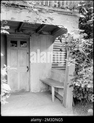 Kingston, Rhode Island, détail extérieur, partie du porche, maison française du général Cyrus, maisons, porches, portes et portes. Collection de négatifs sur plaque de verre de Frank cousins Banque D'Images