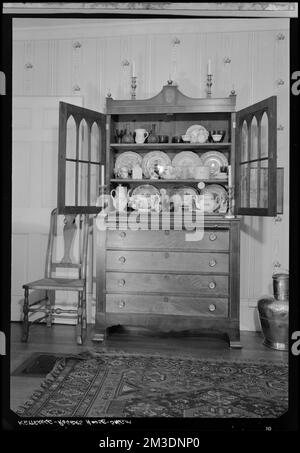 Kitterege-Rogers House, Salem: Intérieur, placard de chine, placards. Collection de négatifs photographiques Samuel Chamberlain Banque D'Images