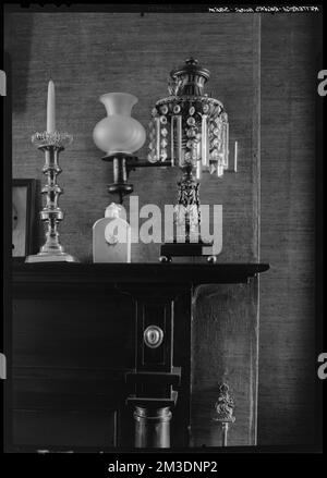 Kitterege-Rogers House, Salem: Intérieur, manteau - candélabre , candélabres, Mantels. Collection de négatifs photographiques Samuel Chamberlain Banque D'Images