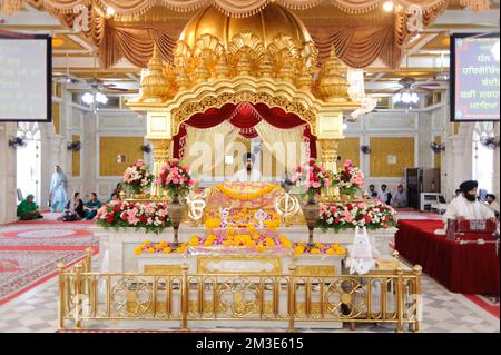 BANGKOK - octobre 26 : intérieur du temple sikh sur 26 octobre 2011 à Bangkok, Thaïlande. Bangkok est la capitale et la ville la plus peuplée de Thaïlande. C'est le cas Banque D'Images