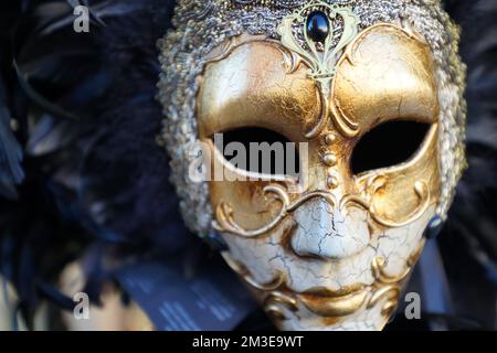 VENISE - SEPTEMBRE 14: magasin de masques de carnaval de rue sur 14 septembre 2014 à Venise, Italie. Le Carnaval de Venise est un festival annuel qui se tient à Venise Banque D'Images