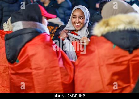 Les fans marocains de football célèbrent le succès continu de l'équipe marocaine de football au Qatar 2022. Banque D'Images