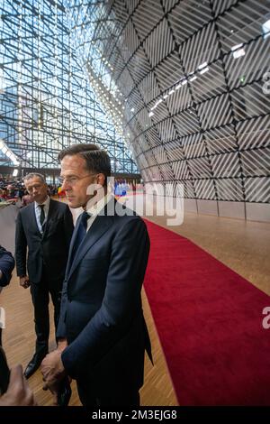 Bruxelles, Belgique. 15th décembre 2022. BRUXELLES - le Premier ministre Mark Rutte est arrivé pour le sommet européen. Les dirigeants de l'UE parleront, entre autres choses, de la guerre russe contre l'Ukraine et de la crise énergétique. ANP JONAS ROOSENS pays-bas Out - belgique Out crédit: ANP/Alay Live News Banque D'Images