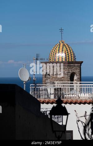 Tour dans la ville médiévale de Castelsardo, Sardaigne, Italie Banque D'Images