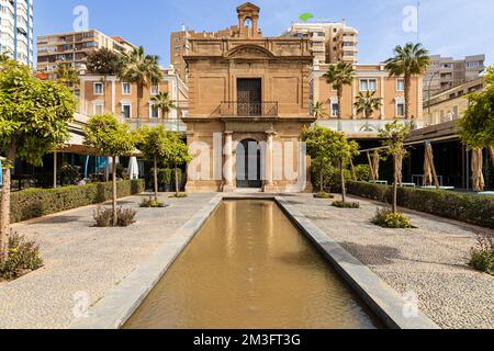 Chapelle de la Vierge de la Mer ou notre Dame de l'Immaculée conception dans le Port de Malaga. Costa del sol, Andalousie, Espagne. Banque D'Images