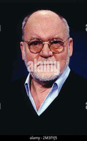 Hanns Dieter Hüsch, deutscher Kabarettist, Liedermacher und Schiftsteller, Portrait, Deutschland, 1991. Hanns Dieter Hüsch, artiste de cabaret allemand, auteur-compositeur et auteur, portrait, Allemagne, 1991 Banque D'Images