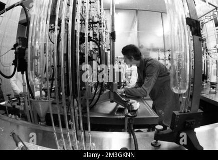 Lieux de travail de Chemische Werke Huels (CWH) en 1969, DEU, Allemagne, Marl Banque D'Images