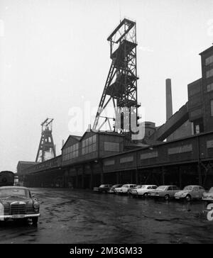 Neuf mineurs de la mine Emil Emscher ont été enterrés le 2. 10. 1969, quatre d'entre eux sont morts. L'accident s'est produit lors de l'effondrement d'un tunnel, l'Allemagne Banque D'Images