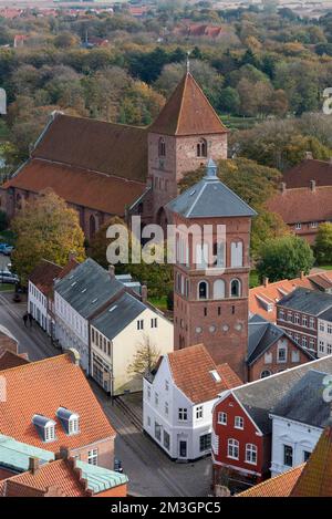 Vue sur Ribe, la plus ancienne ville du Danemark, depuis le pont d'observation de l'église de la cathédrale, Ribe, Jutland du Sud, Danemark Banque D'Images