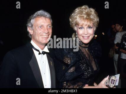 Barbara Eden et Stanley Freilich Circa des années 80 crédit : Ralph Dominguez/MediaPunch Banque D'Images