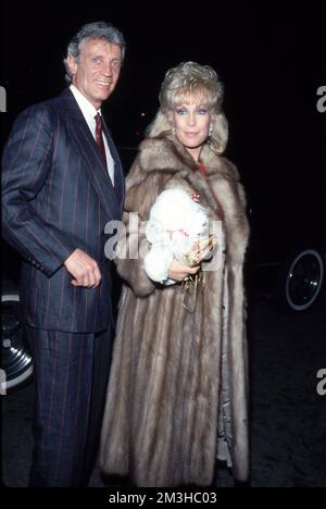 Barbara Eden et Stanley Freilich Circa des années 80 crédit : Ralph Dominguez/MediaPunch Banque D'Images