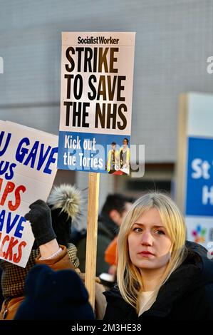 Londres, Royaume-Uni. En Angleterre, au pays de Galles et en Irlande du Nord, les infirmières ont organisé la plus importante grève des infirmières de l'histoire du NHS, malgré des avertissements de perturbations et de retards dans les rendez-vous des patients. Crédit : michael melia/Alay Live News Banque D'Images