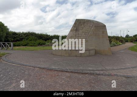 Cadair Idris sculpture / installation artistique. Baie de Cardiff 2022 . Installation de Cader Idris par William Pye. Banque D'Images