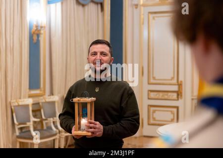 Kiev, Ukraine. 14th décembre 2022. La guerre en Ukraine. Président Volodymyr ZELENSKYY. Image unique, motif unique découpé, portrait, portrait, portrait. Credit: Le Bureau présidentiel de l'Ukraine via/dpa/Alamy Live News Banque D'Images