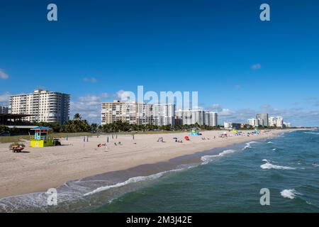 Le sable immaculé de Pompano Beach en Floride, États-Unis Banque D'Images