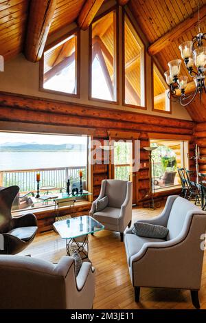 Vue intérieure de la salle à manger; l'Inn on the Lake; Bed & Breakfast Lodge; Marsh Lake; près de Whitehorse; territoire du Yukon; Canada Banque D'Images