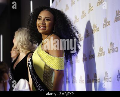 Uncasville, États-Unis. 14th décembre 2022. Massachusetts 2022 Katrina Kincade arrive sur le tapis rouge au concours annuel Miss America 101st au Mohegan Sun à Uncasville, Connecticut, jeudi, 15 décembre 2022. Photo de John Angelillo/UPI crédit: UPI/Alay Live News Banque D'Images