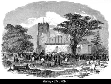 Église Drayton Bassett pendant les funérailles de sir Robert Peel (1788-1850), homme d'État anglais et premier ministre. Peel était un député conservateur qui avait des vues fortes sur le catholicisme irlandais et le libre-échange contre le protectionnisme, mais il est probablement préférable de se rappeler pour avoir organisé la police de Londres en 1829. Pendant longtemps, les policiers britanniques ont été surnommés « peelers » ou « Bobbies » en référence à Robert Peel. Le 29th juin 1850, Peel a été jeté de son cheval et a subi des blessures mortelles. 1850 Banque D'Images
